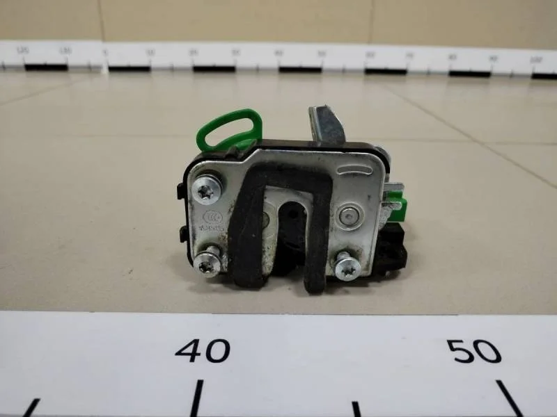 Замок двери задней правой Hyundai Solaris 2010-2017