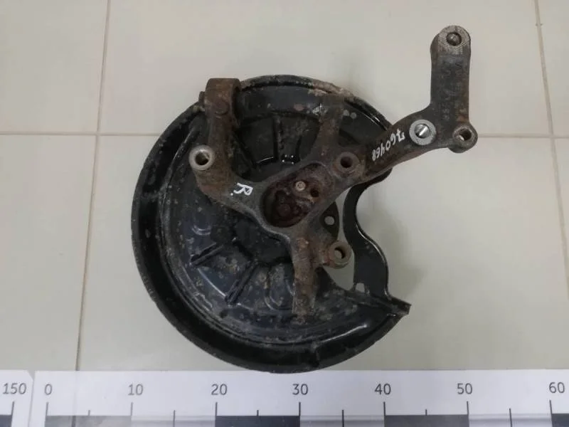 Кулак поворотный задний правый Volkswagen Golf Plus 5 2005-2014