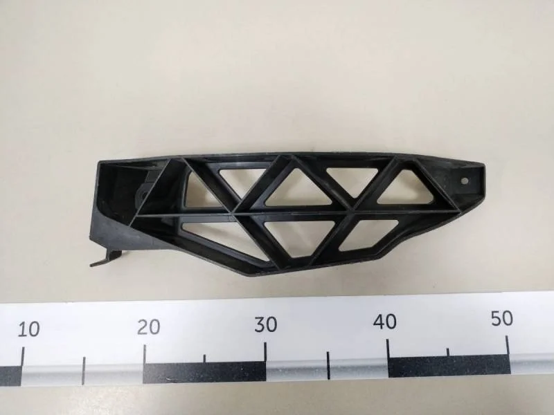 Кронштейн заднего бампера правый Skoda Octavia (A5 1Z-) 2004-2013