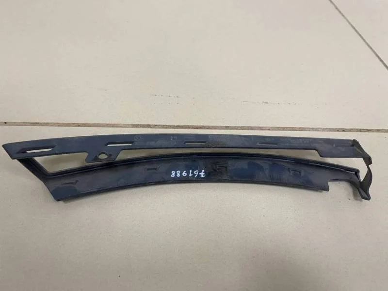 Накладка переднего бампера левая Volkswagen Passat B6 2005-2010