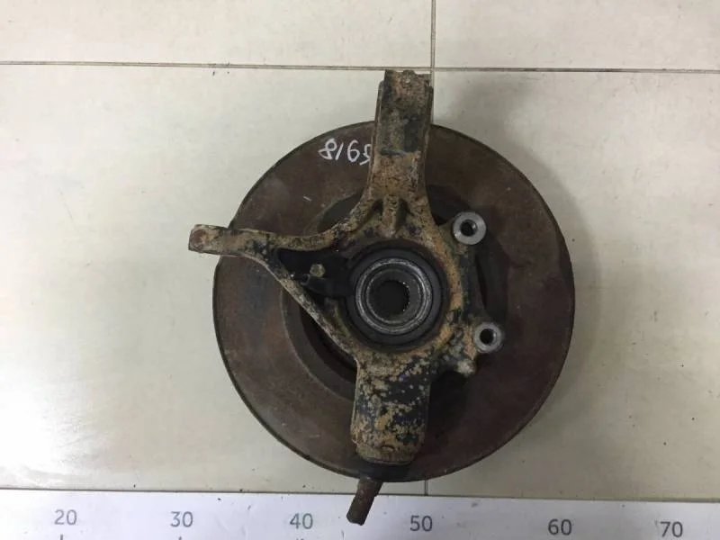 Кулак поворотный передний левый Citroen C4 2005-2011