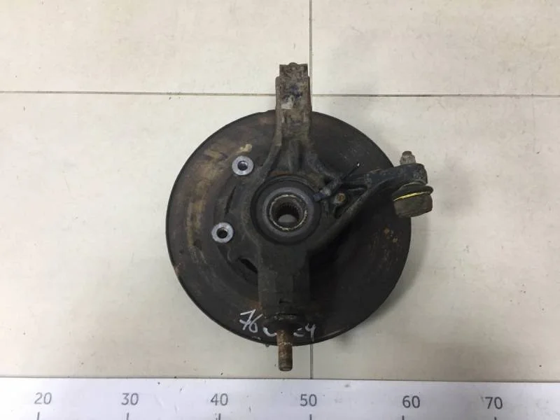 Кулак поворотный передний правый Citroen C4 2005-2011