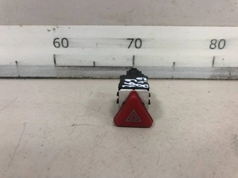 Кнопка аварийной сигнализации Skoda Fabia (6Y) 1999-2007