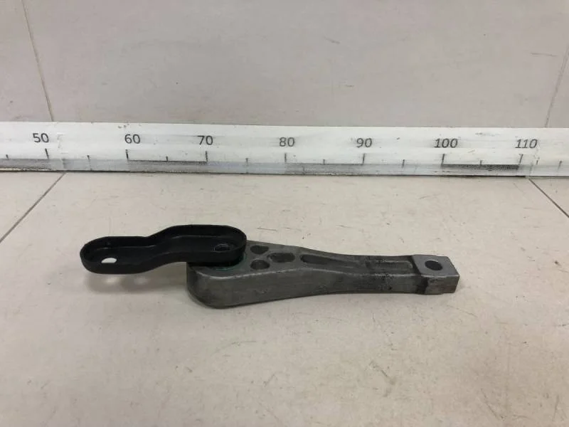 Опора двигателя задняя Audi A3 (8P) 2004-2013