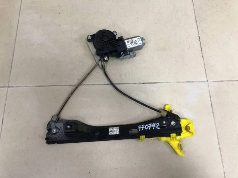 Стеклоподъемник электр. задний правый Volkswagen Polo (Sed RUS) 2011>