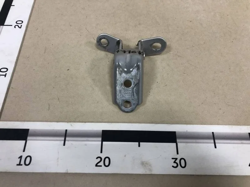 Петля двери задней левой нижняя Hyundai ix35 (LM) 2010-2015