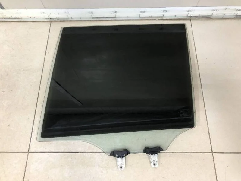 Стекло двери задней левой Suzuki Grand Vitara 2005-2015