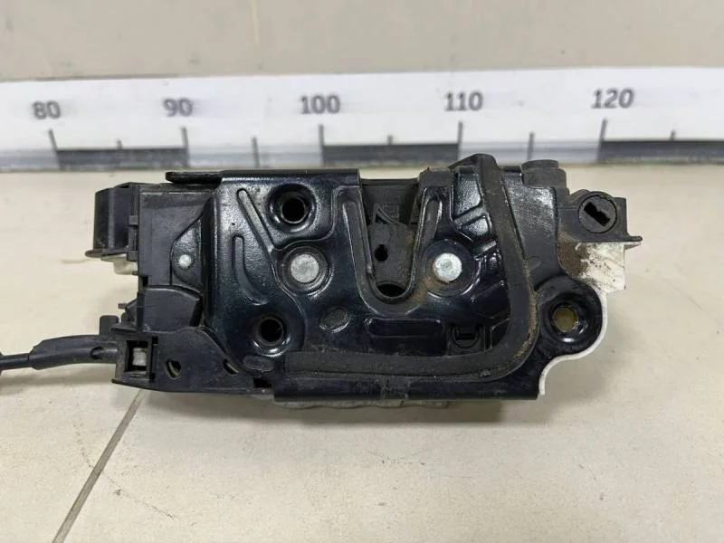 Замок двери задней правой Volkswagen Polo (Sed RUS) 2011>