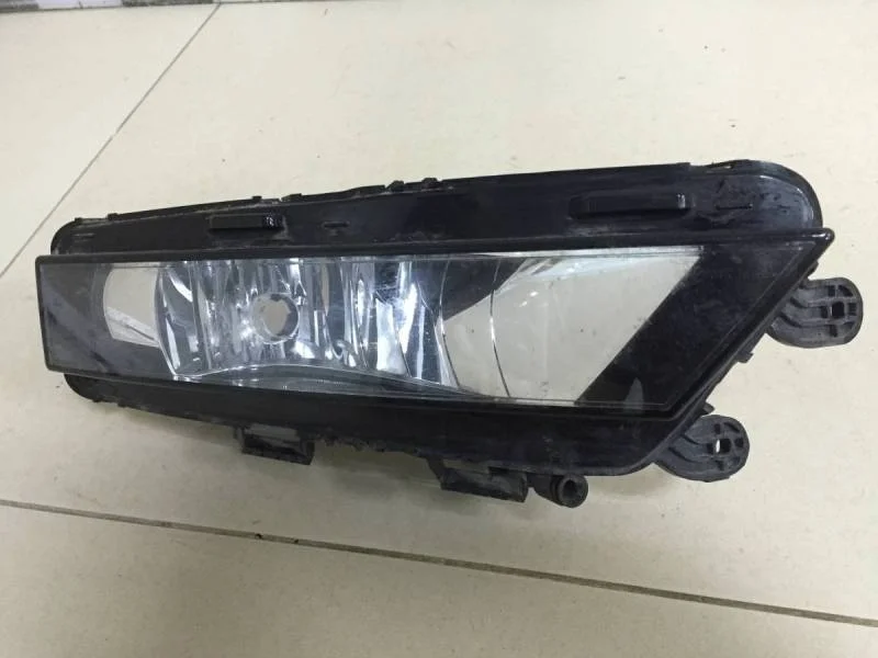 Фара противотуманная правая Skoda Octavia (A7) 2013>
