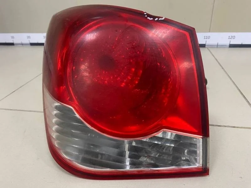 Фонарь задний наружный левый Chevrolet Cruze (J300) 2009-2016