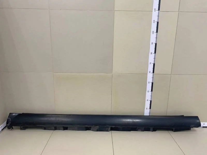 Накладка на порог (наружная) Toyota Avensis (T250) 2003-2009