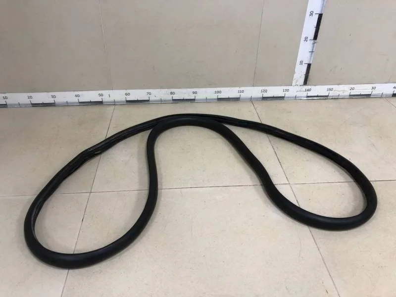 Уплотнитель проема двери передней левой Hyundai Getz 2002-2010