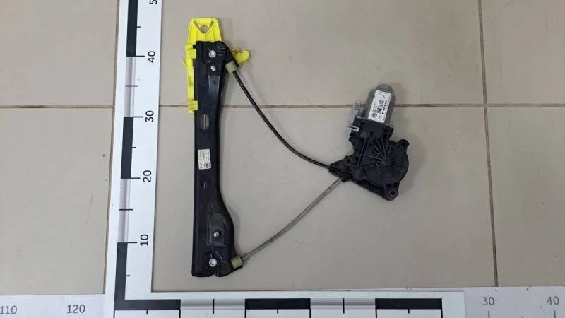 Стеклоподъемник электр. задний левый Volkswagen Polo (Sed RUS) 2011>