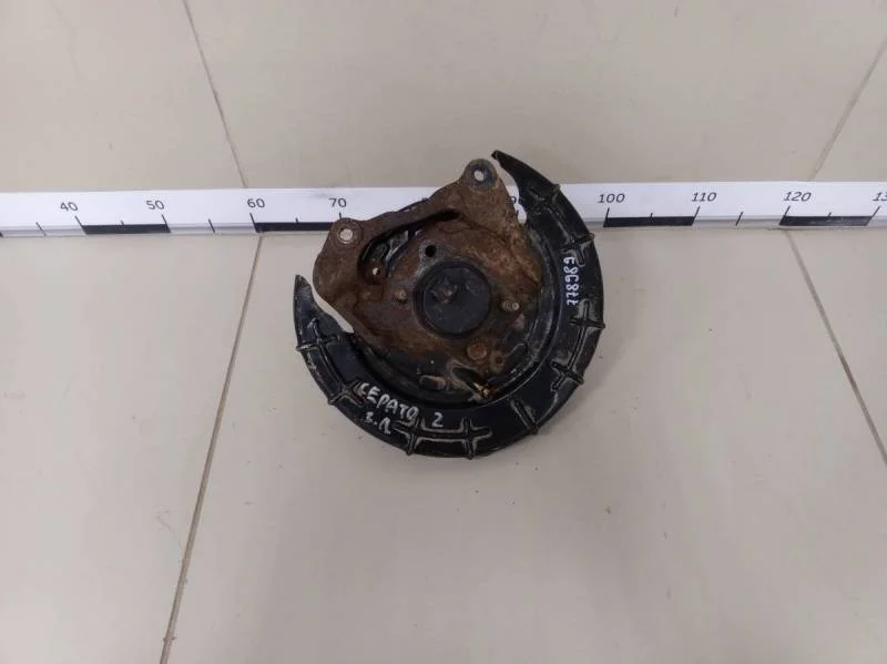 Кулак поворотный задний левый Kia Cerato (LD) 2004-2008