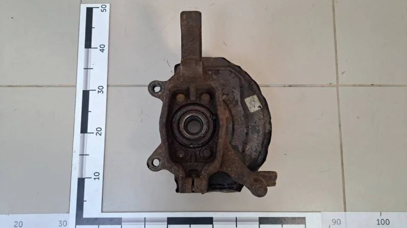 Кулак поворотный передний правый Nissan Murano (Z50) 2004-2008