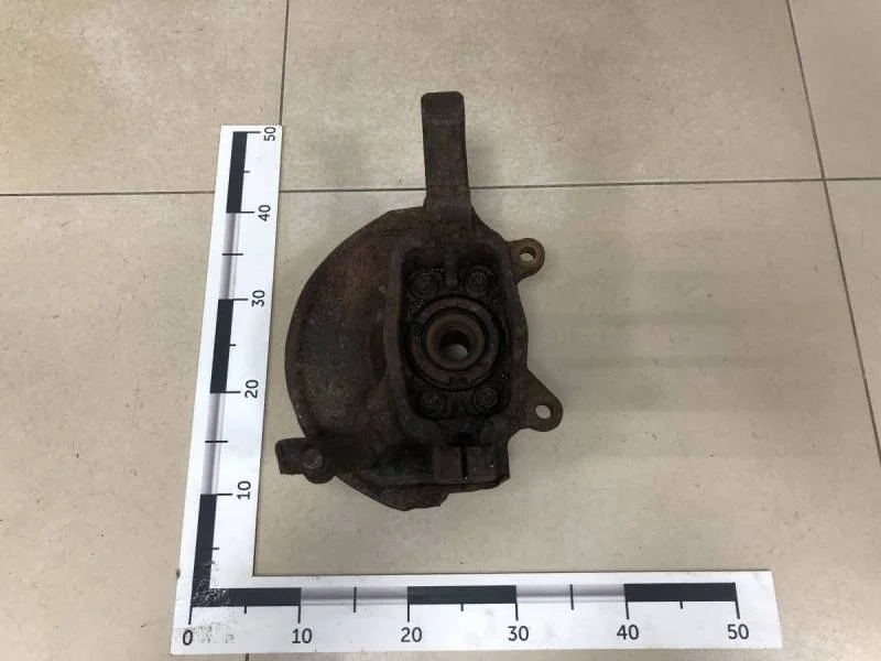 Кулак поворотный передний левый Nissan Murano (Z50) 2004-2008