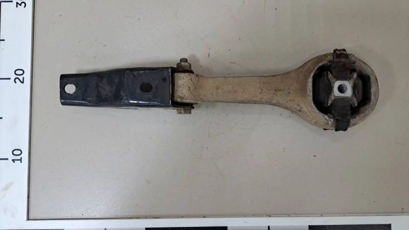 Опора двигателя Volkswagen Polo (Sed RUS) 2011>