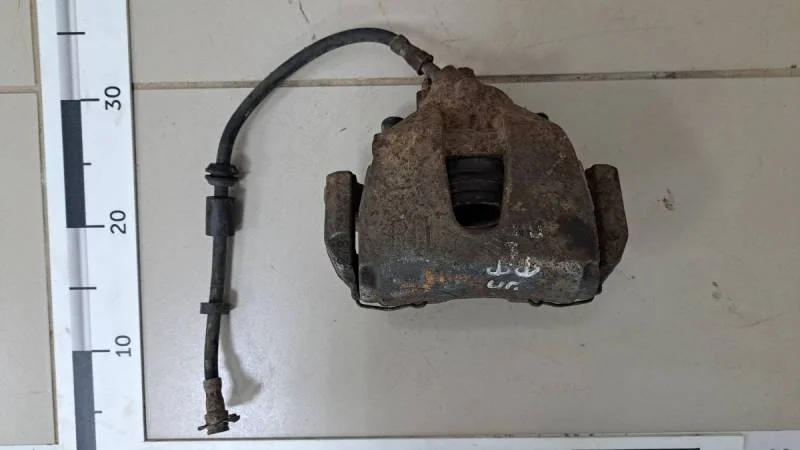 Суппорт передний правый Ford Focus 3 2011>