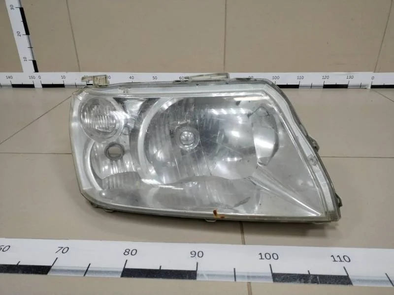 Фара правая Suzuki Grand Vitara 2005-2015
