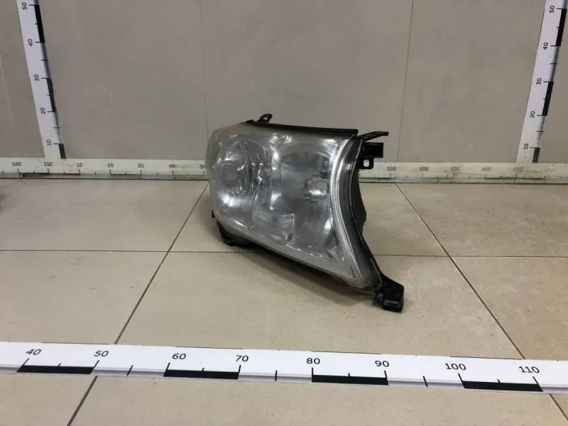 Фара правая Toyota Land Cruiser (J200) 2007-2015