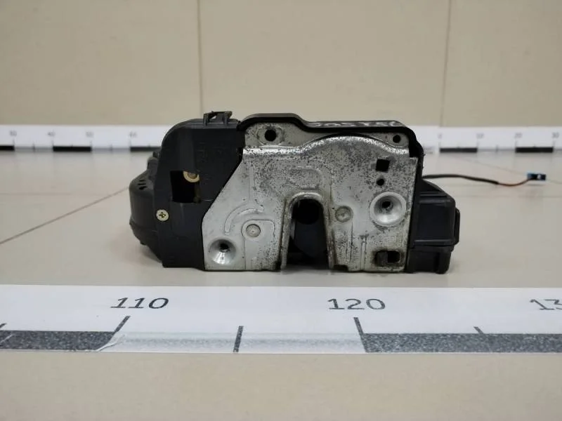 Замок двери задней левой Mercedes-Benz C-Class (W203) 2000-2007