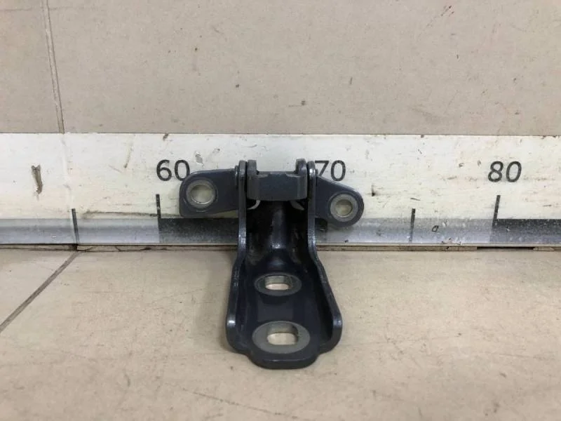 Петля двери задней левой нижняя Opel Mokka 2012>