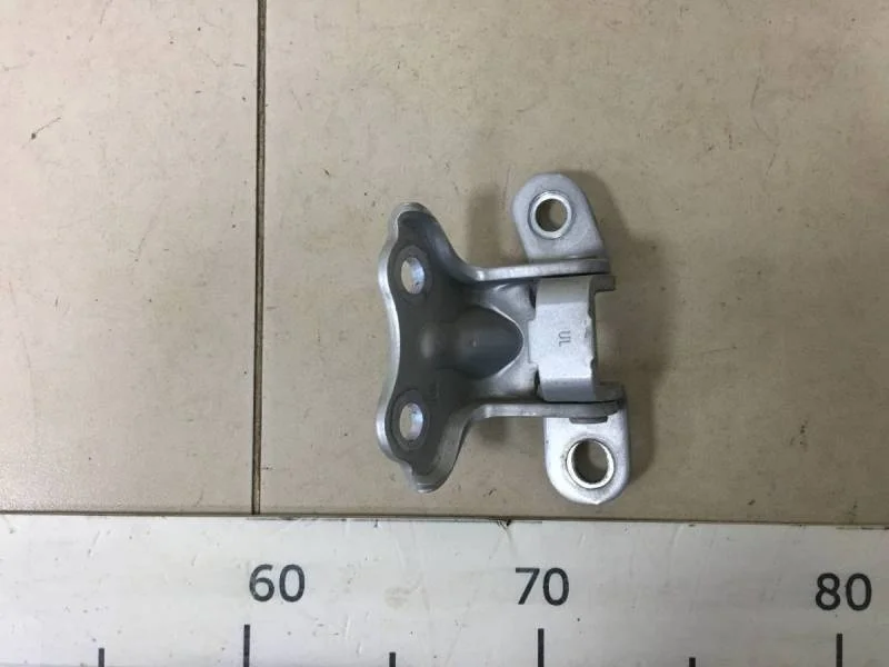 Петля двери задней левой верхняя Kia Rio 3 (UB) 2011-2017