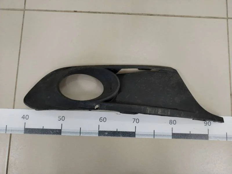 Решетка в бампер правая Volkswagen Jetta (5K) 2011>