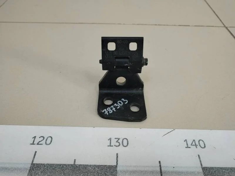 Петля двери передней правой нижняя BMW X3 E83 2004-2010