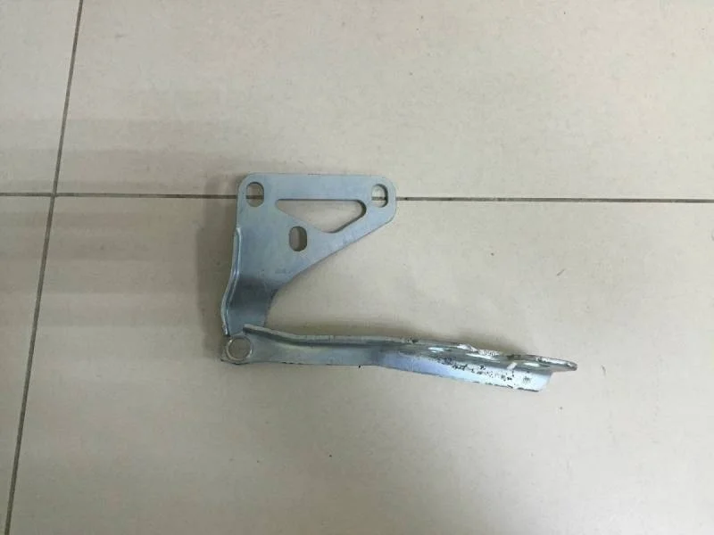 Петля капота правая Opel Astra H / Family 2004-2015