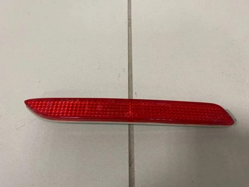 Отражатель в бампер задний правый Toyota Camry (V50) 2011-2017