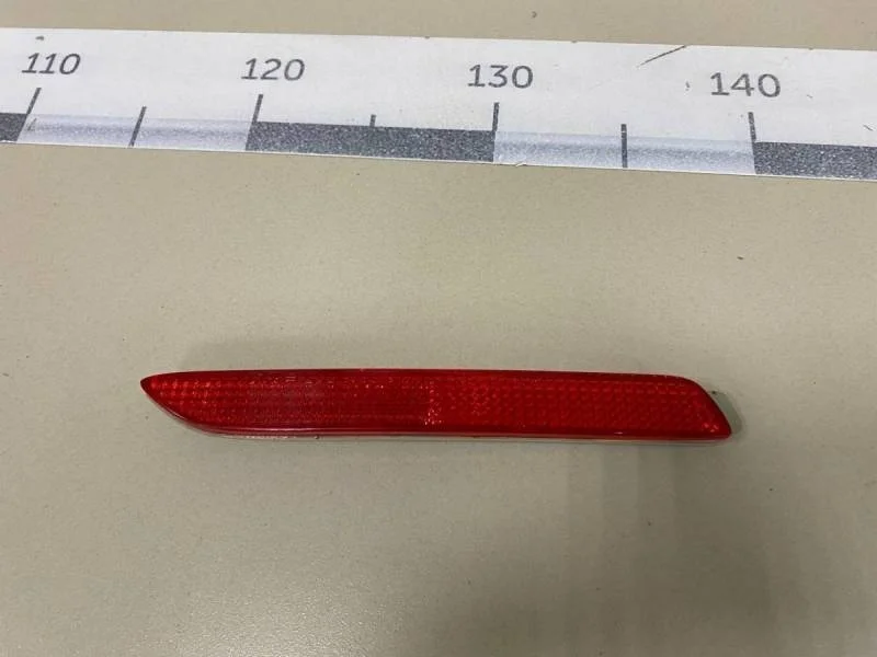 Отражатель в бампер задний правый Toyota Camry (V50) 2011-2017