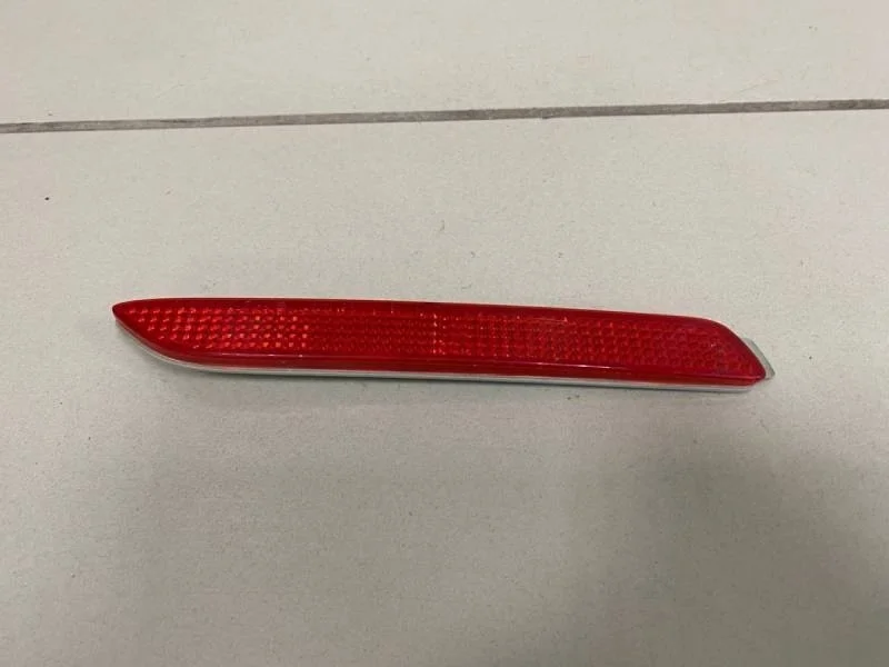 Отражатель в бампер задний правый Toyota Camry (V50) 2011-2017