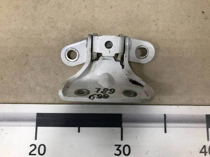 Петля двери задней левой верхняя Hyundai ix35 (LM) 2010-2015