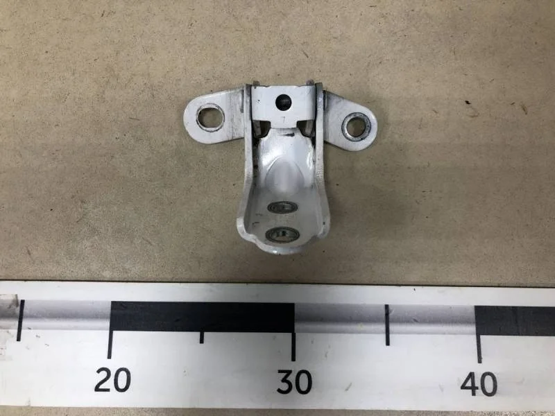 Петля двери задней левой нижняя Hyundai ix35 (LM) 2010-2015