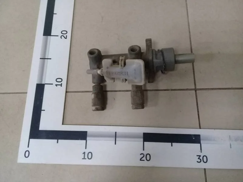 Цилиндр тормозной главный Ford Focus 1 1998-2004