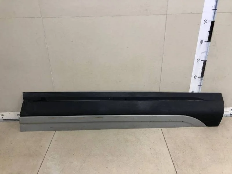 Накладка двери передней левой Volkswagen Touareg (7P) 2010>