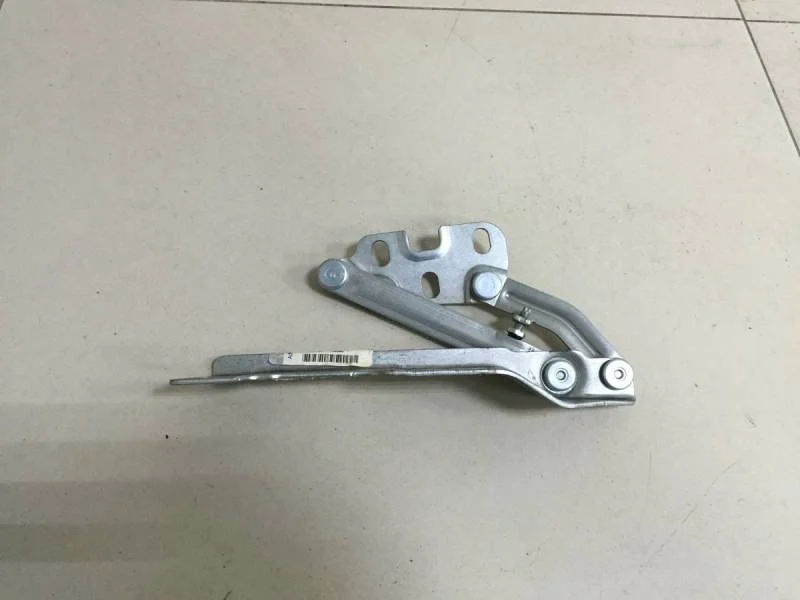 Петля капота левая Opel Astra J 2010-2017