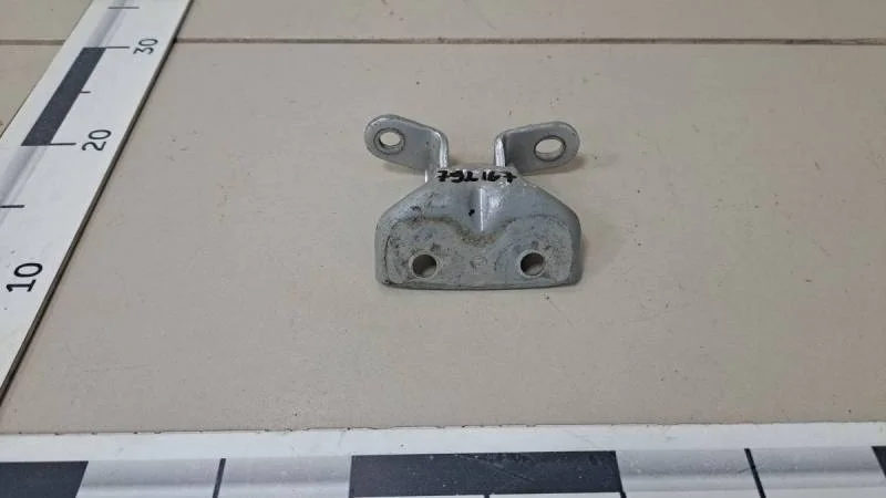 Петля двери задней правой верхняя Kia Sportage 3 (SL) 2010-2015