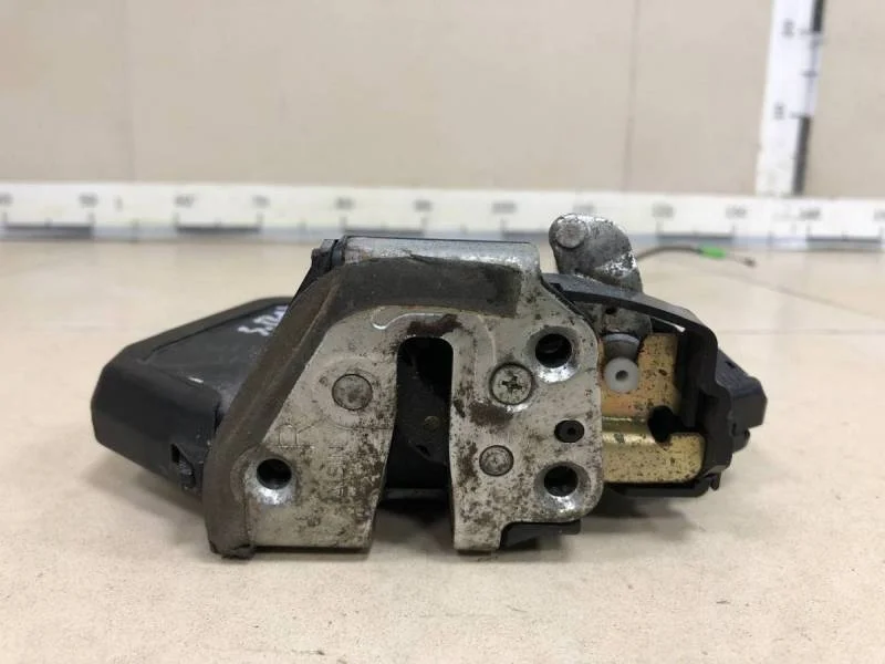 Замок двери задней правой Suzuki Grand Vitara 2005-2015