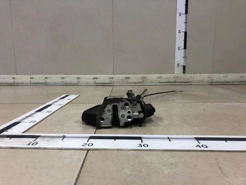 Замок двери задней правой Suzuki Grand Vitara 2005-2015