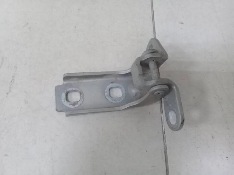 Петля двери передней правой верхняя Chevrolet Cruze (J300) 2009-2016