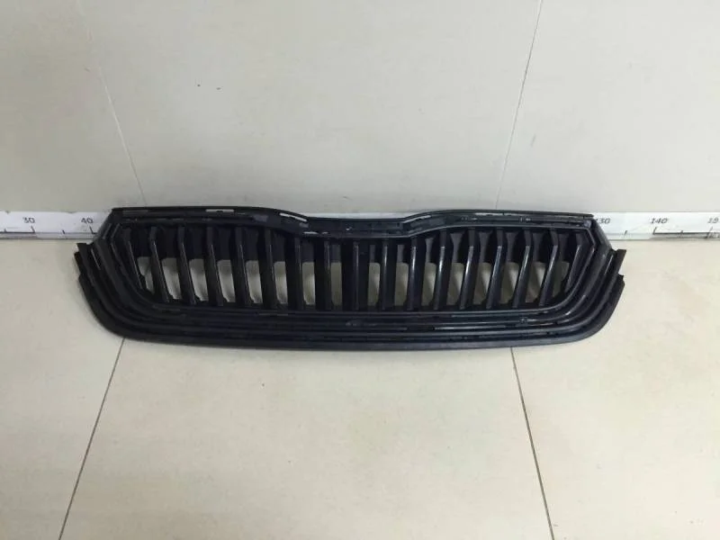 Решетка радиатора Skoda Rapid 2019>