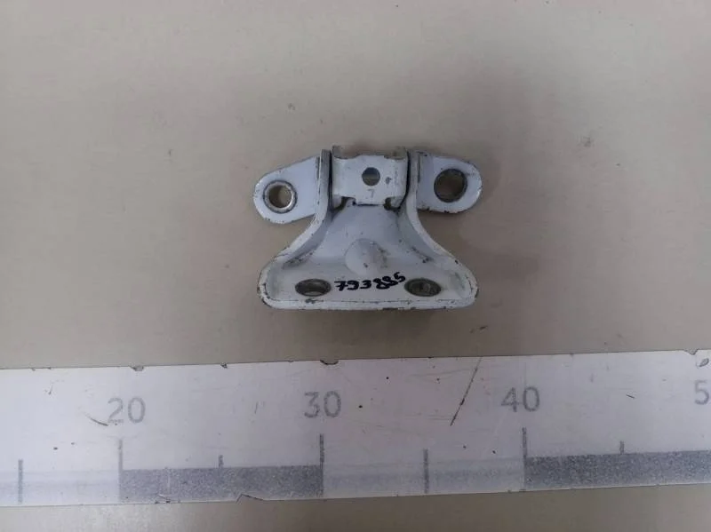 Петля двери задней левой верхняя Hyundai ix35 (LM) 2010-2015