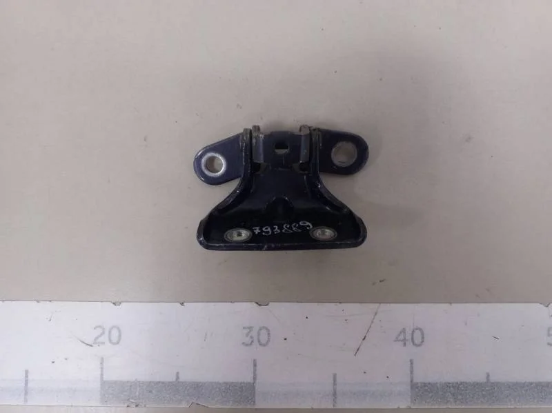 Петля двери задней левой верхняя Hyundai ix35 (LM) 2010-2015