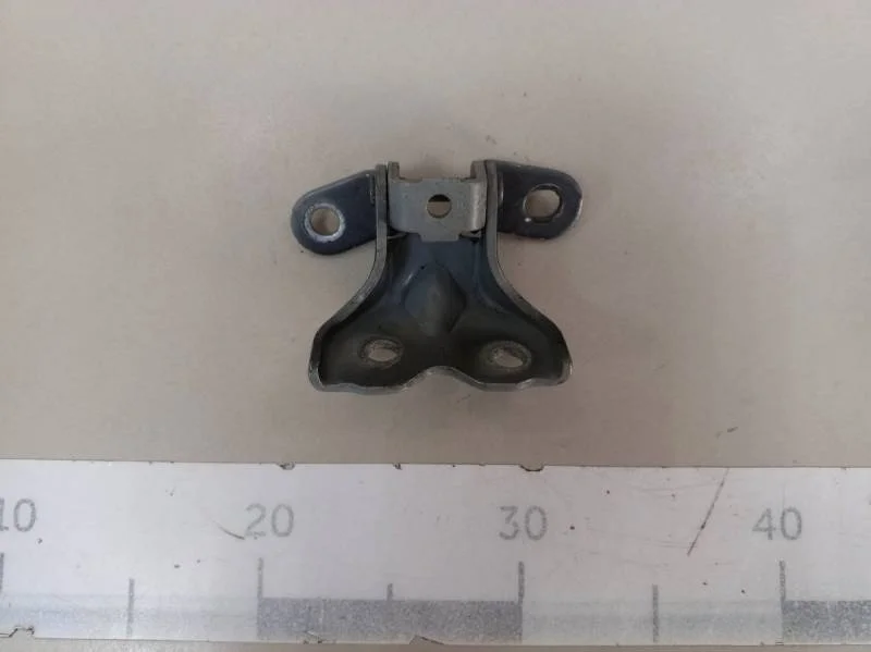 Петля двери передней правой нижняя Hyundai Solaris 2010-2017