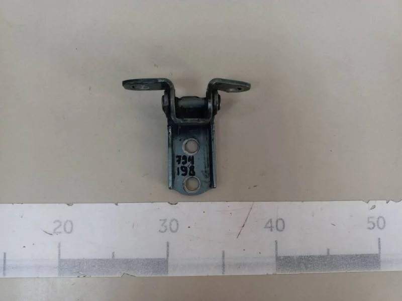 Петля двери задней левой нижняя Toyota Camry (V40) 2006-2011