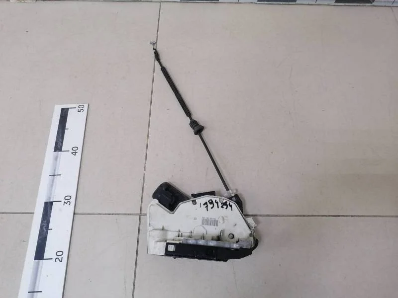 Замок двери задней правой Skoda Yeti 2009>