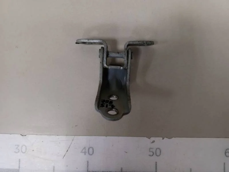 Петля двери задней левой нижняя Kia Sportage 3 (SL) 2010-2015