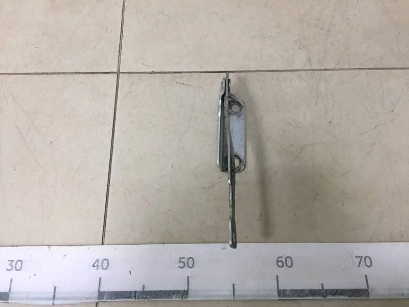 Петля капота правая Renault Duster 2012>